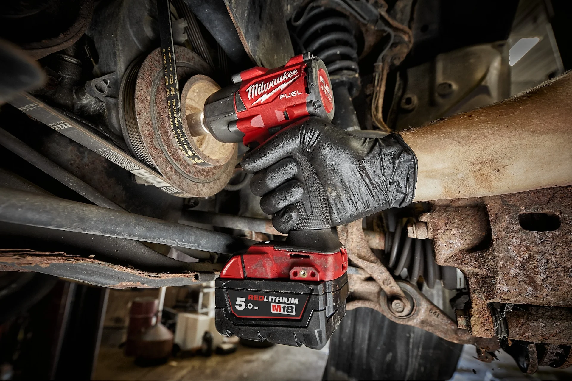 M18 FUEL™ ½″ mid-torque impact wrench with friction ring - Image 3