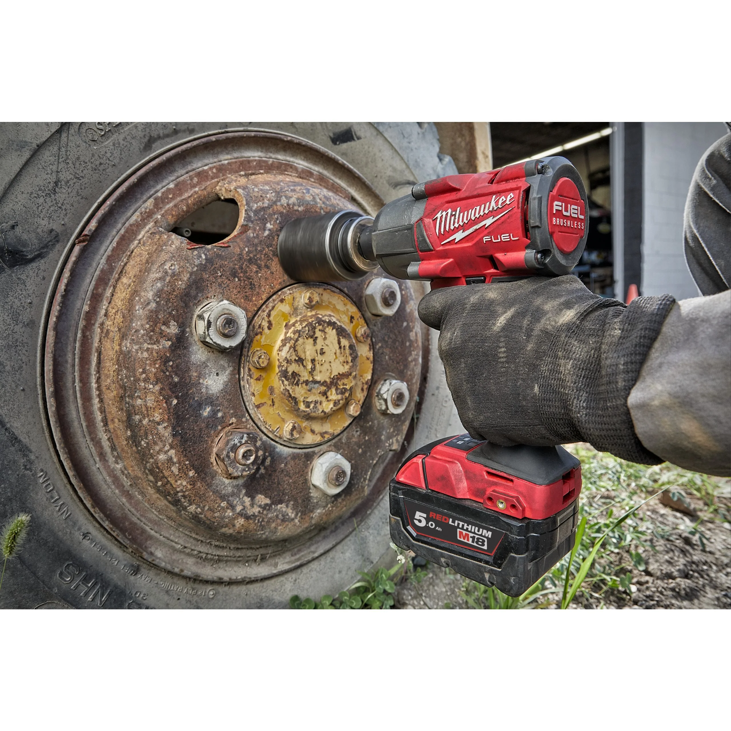 M18 FUEL™ ½″ mid-torque impact wrench with friction ring - Image 8